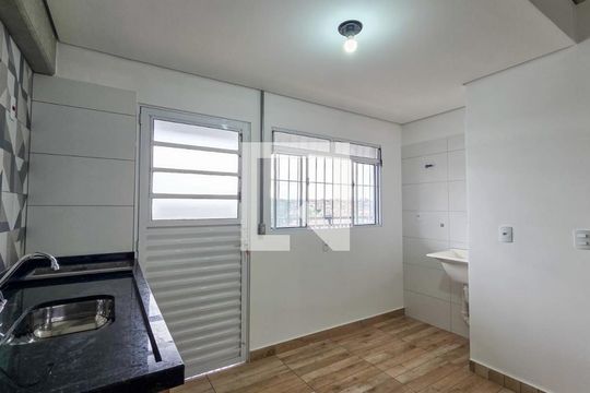 Sala/Cozinha de kitnet/studio para alugar com 1 quarto, 25m² em Jardim Domitila, São Paulo