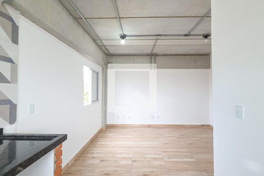 Sala/Cozinha de kitnet/studio para alugar com 1 quarto, 20m² em Jardim Domitila, São Paulo