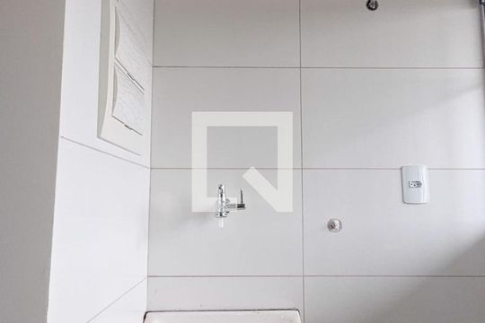 Sala/Cozinha de kitnet/studio para alugar com 1 quarto, 20m² em Jardim Domitila, São Paulo