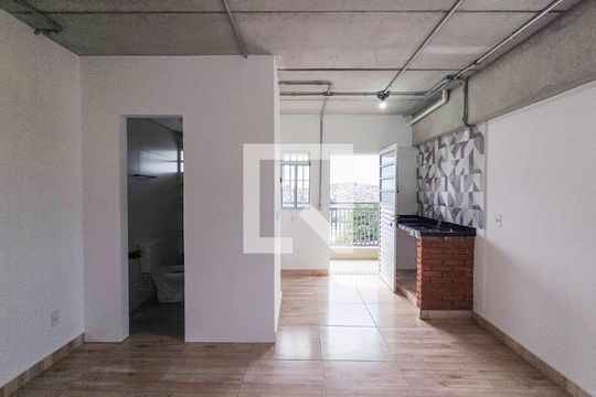 Sala/Cozinha de kitnet/studio para alugar com 1 quarto, 20m² em Jardim Domitila, São Paulo