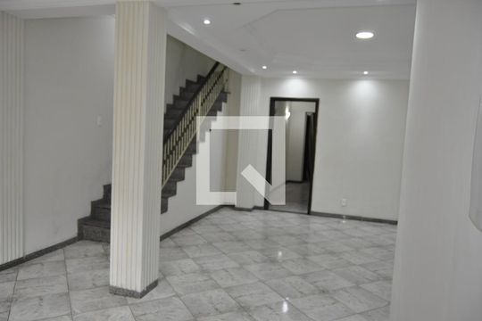 Casa para alugar com 5 quartos, 450m² em Méier, Rio de Janeiro