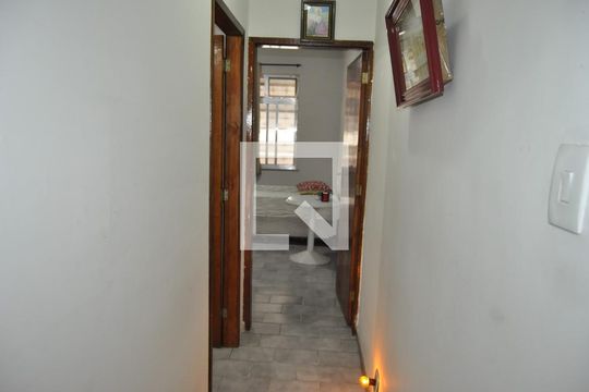 Corredor de casa à venda com 2 quartos, 112m² em Encantado, Rio de Janeiro