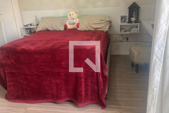 Quarto de casa de condomínio à venda com 3 quartos, 110m² em Chácara Seis de Outubro, São Paulo