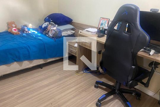 Quarto de casa de condomínio à venda com 3 quartos, 110m² em Chácara Seis de Outubro, São Paulo