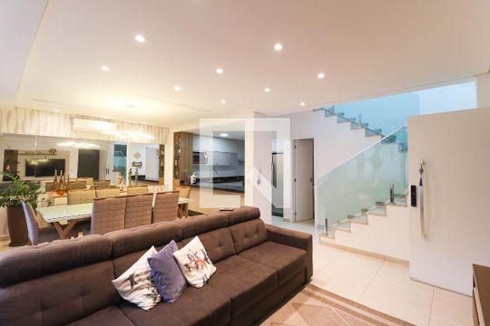 Casa de Condomínio à venda com 4 quartos, 177m² em Tucuruvi, São Paulo