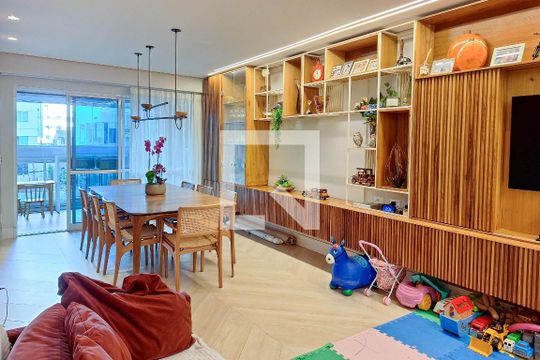 Sala de apartamento à venda com 4 quartos, 182m² em Icaraí, Niterói