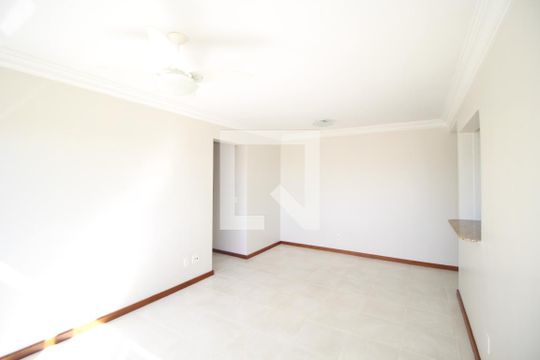 Sala de apartamento à venda com 2 quartos, 70m² em Floresta, Porto Alegre