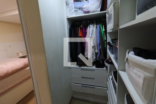 `Quarto 1 de casa à venda com 3 quartos, 155m² em Veloso, Osasco
