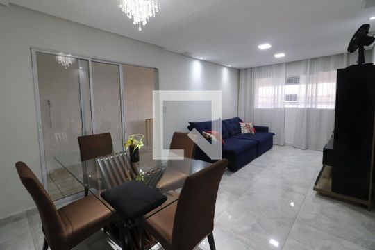 Casa à venda com 3 quartos, 155m² em Veloso, Osasco