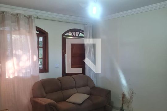 Casa para alugar com 3 quartos, 130m² em Alvorada, Contagem