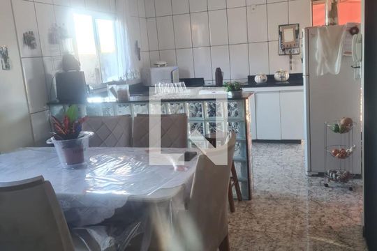 Casa para alugar com 3 quartos, 130m² em Alvorada, Contagem