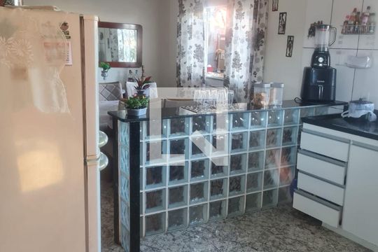 Casa para alugar com 3 quartos, 130m² em Alvorada, Contagem