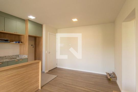 Sala de apartamento à venda com 3 quartos, 54m² em Hauer, Curitiba