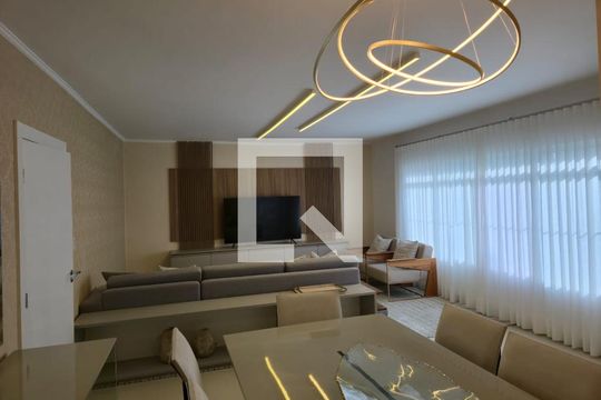 Sala  de casa à venda com 4 quartos, 300m² em Vila Galvão, Guarulhos