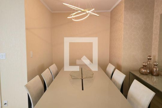 Sala  de casa à venda com 4 quartos, 300m² em Vila Galvão, Guarulhos