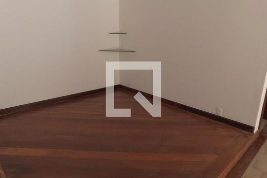 Casa à venda com 4 quartos, 225m² em Barra da Tijuca, Rio de Janeiro