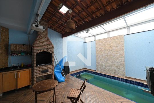Piscina/Churrasqueira de casa à venda com 4 quartos, 176m² em Vila do Bosque, São Paulo