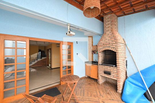 Piscina/Churrasqueira de casa à venda com 4 quartos, 176m² em Vila do Bosque, São Paulo