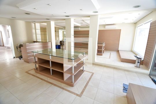 Casa para alugar com 1 quarto, 216m² em Vila Angelino Rossi, Campinas