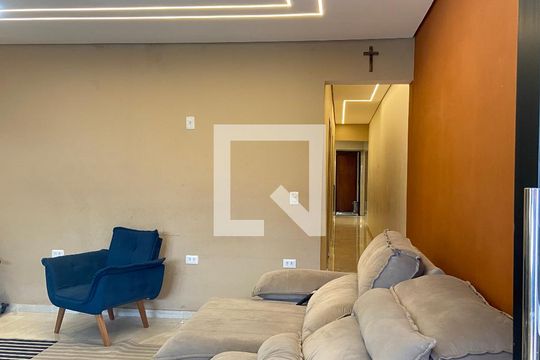 Sala de casa para alugar com 3 quartos, 250m² em Km 18, Osasco