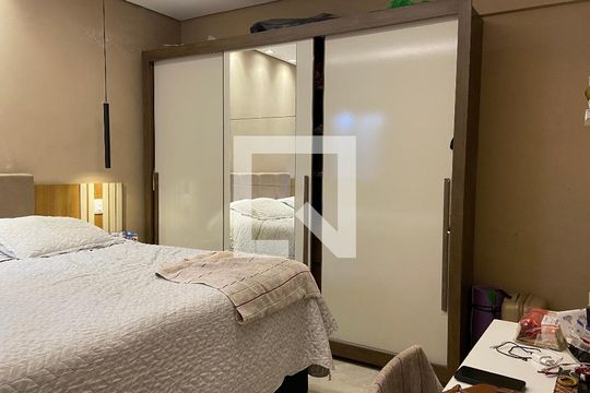 Quarto 1 de casa para alugar com 3 quartos, 250m² em Km 18, Osasco