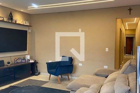 Sala de casa para alugar com 3 quartos, 250m² em Km 18, Osasco