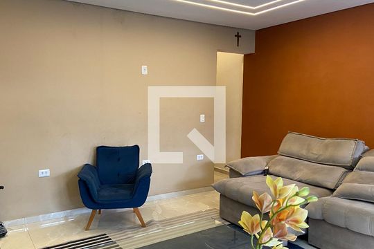 Sala de casa para alugar com 3 quartos, 250m² em Km 18, Osasco