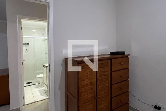 Quarto de apartamento para alugar com 2 quartos, 64m² em Marapé, Santos