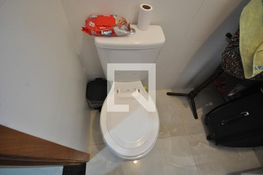Banheiro do Quarto Suíte de apartamento para alugar com 2 quartos, 52m² em Jardim Jacana, São Paulo
