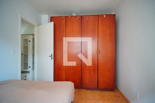 Quarto de apartamento para alugar com 1 quarto, 55m² em Três Figueiras, Porto Alegre