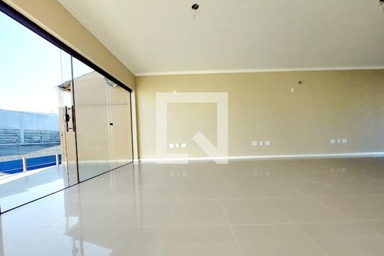 Quarto de casa para alugar com 3 quartos, 208m² em Hípica, Porto Alegre