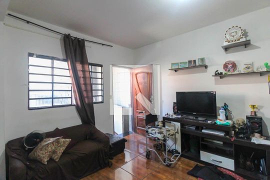 Casa à venda com 5 quartos, 192m² em São Lucas, São Paulo