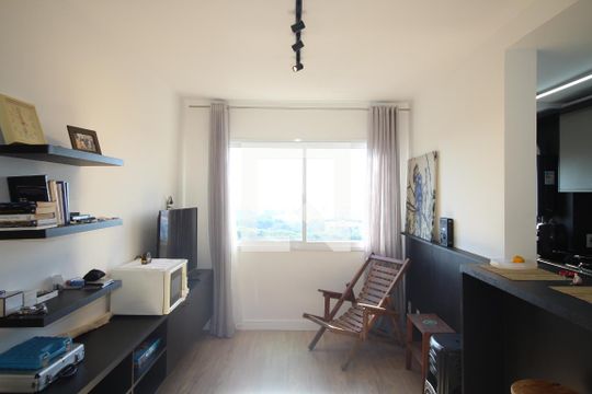Sala de apartamento para alugar com 3 quartos, 68m² em Humaitá, Porto Alegre