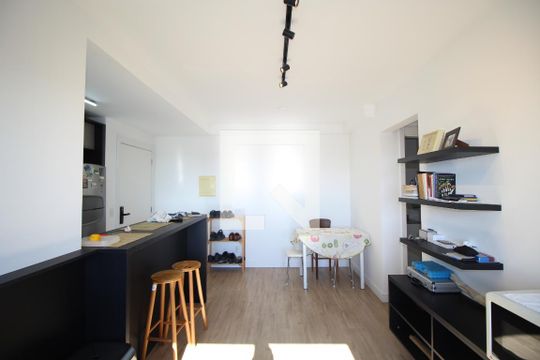 Sala de apartamento para alugar com 3 quartos, 68m² em Humaitá, Porto Alegre