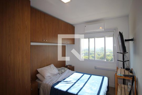 Suíte 1 de apartamento para alugar com 3 quartos, 68m² em Humaitá, Porto Alegre