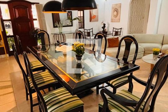 Sala de casa à venda com 7 quartos, 608m² em Taquara, Rio de Janeiro