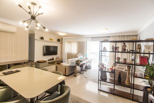 Sala  de apartamento à venda com 2 quartos, 110m² em Alphaville, Santana de Parnaíba