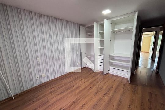 Quarto 1 de casa de condomínio para alugar com 4 quartos, 329m² em Recreio dos Bandeirantes, Rio de Janeiro