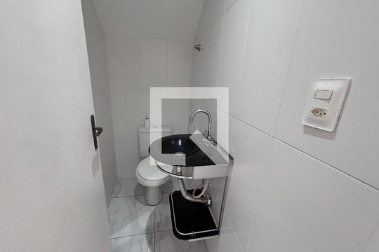 Lavabo de casa de condomínio para alugar com 4 quartos, 329m² em Recreio dos Bandeirantes, Rio de Janeiro