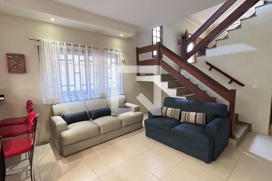 Sala de casa à venda com 3 quartos, 150m² em Jardim Barbosa, Guarulhos