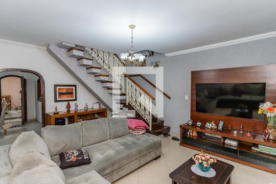 Casa à venda com 3 quartos, 300m² em Vila Serralheiro, São Paulo