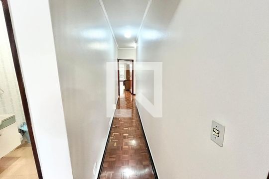 Corredor de casa para alugar com 3 quartos, 250m² em Santana, São Paulo