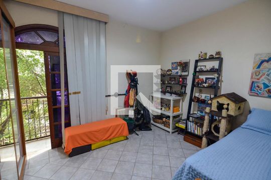 Quarto de apartamento à venda com 2 quartos, 101m² em Grajaú, Rio de Janeiro