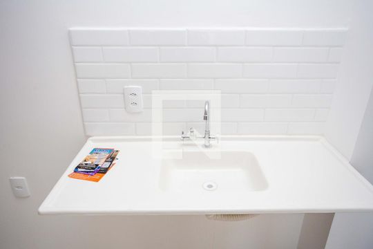 Sala/Cozinha de apartamento à venda com 2 quartos, 41m² em Canhema, Diadema