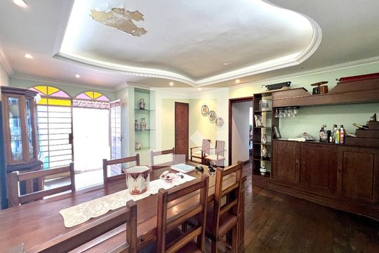 Casa à venda com 5 quartos, 791m² em Santa Amelia, Belo Horizonte