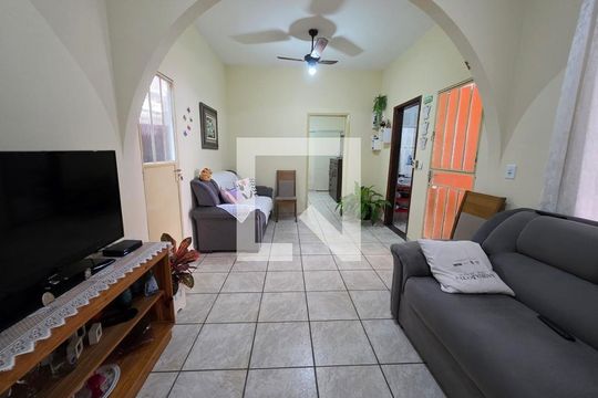 Casa à venda com 7 quartos, 240m² em Vista Alegre, Belo Horizonte