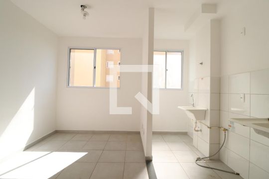 Sala de apartamento para alugar com 2 quartos, 45m² em Morada da Colina, Uberlândia