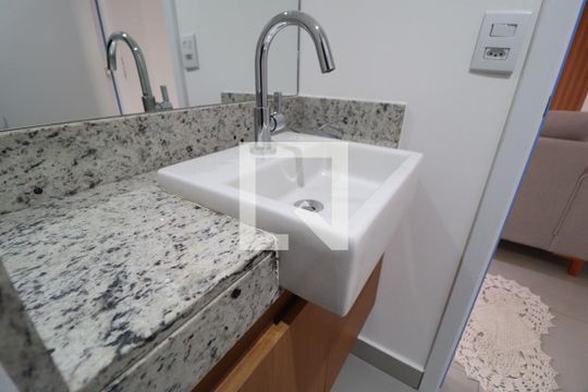 Lavabo de apartamento para alugar com 2 quartos, 68m² em Jardim Sul, Uberlândia
