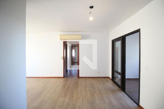 Sala de apartamento para alugar com 3 quartos, 140m² em Rio Branco, Porto Alegre