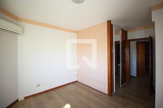 Suíte 1 de apartamento para alugar com 3 quartos, 140m² em Rio Branco, Porto Alegre
